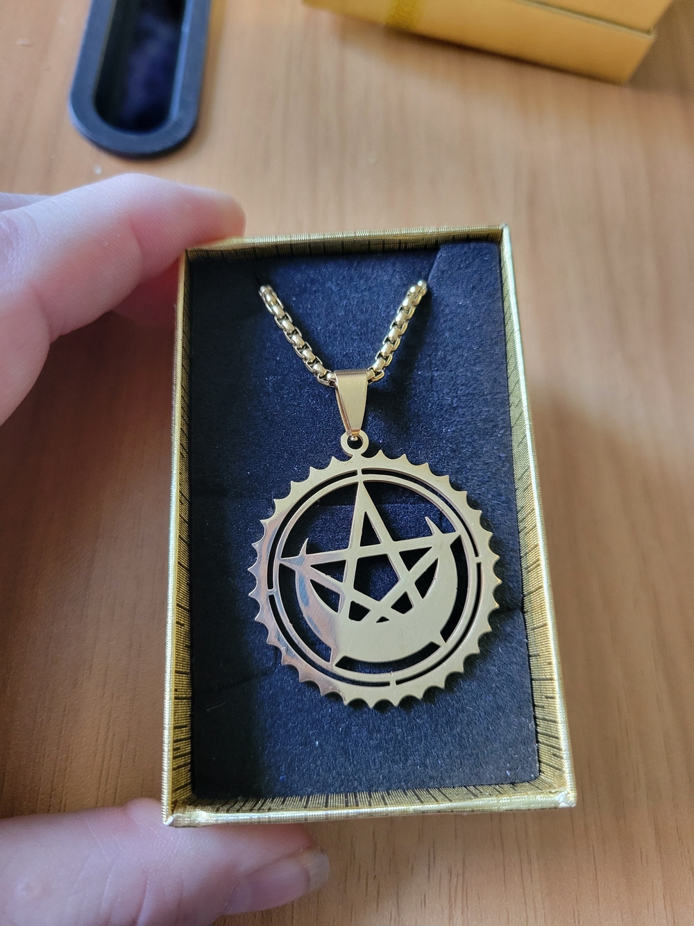 🧋NEW🧋Gold-tone Stainless Steel Pentagram Pendant Necklace